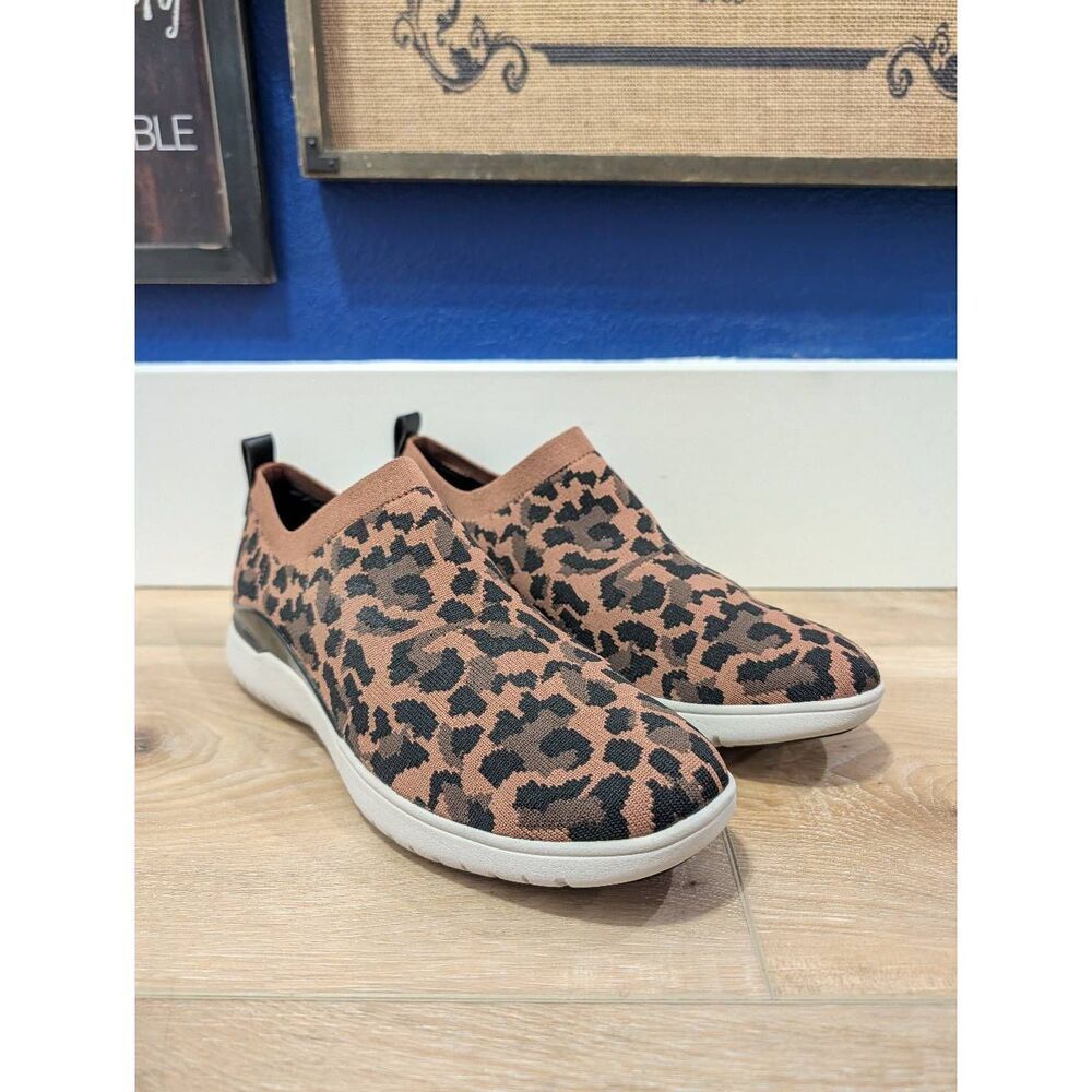 Rockport Total Motion Knit Slip On Sneakers Womens 10 Leopard Cheetah NWOB